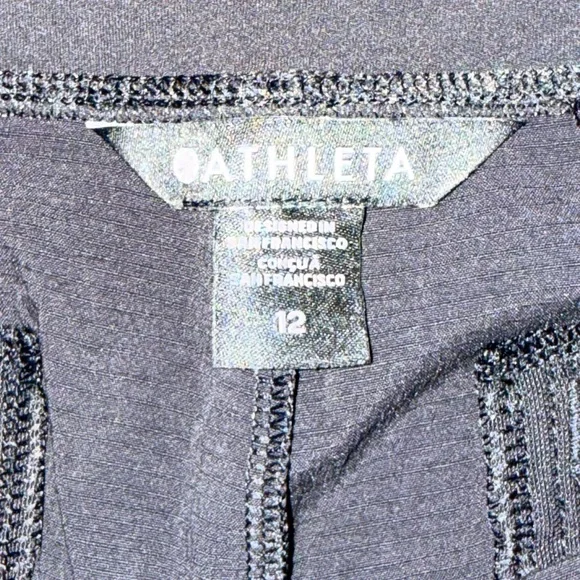 Athleta Black Trekkie Hiking Active Shorts Women’s Size 12 Zip Pockets 4” Inseam - Picture 7 of 8